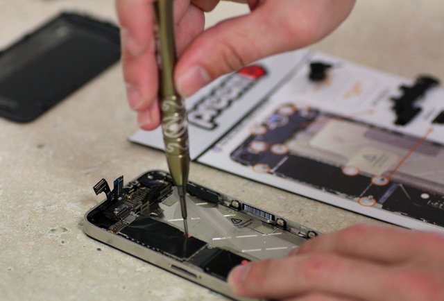 Smartphone Screen Repairs And Replacement