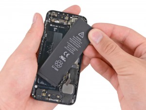 iPhone-5-battery-replacement-process-iFixit-001